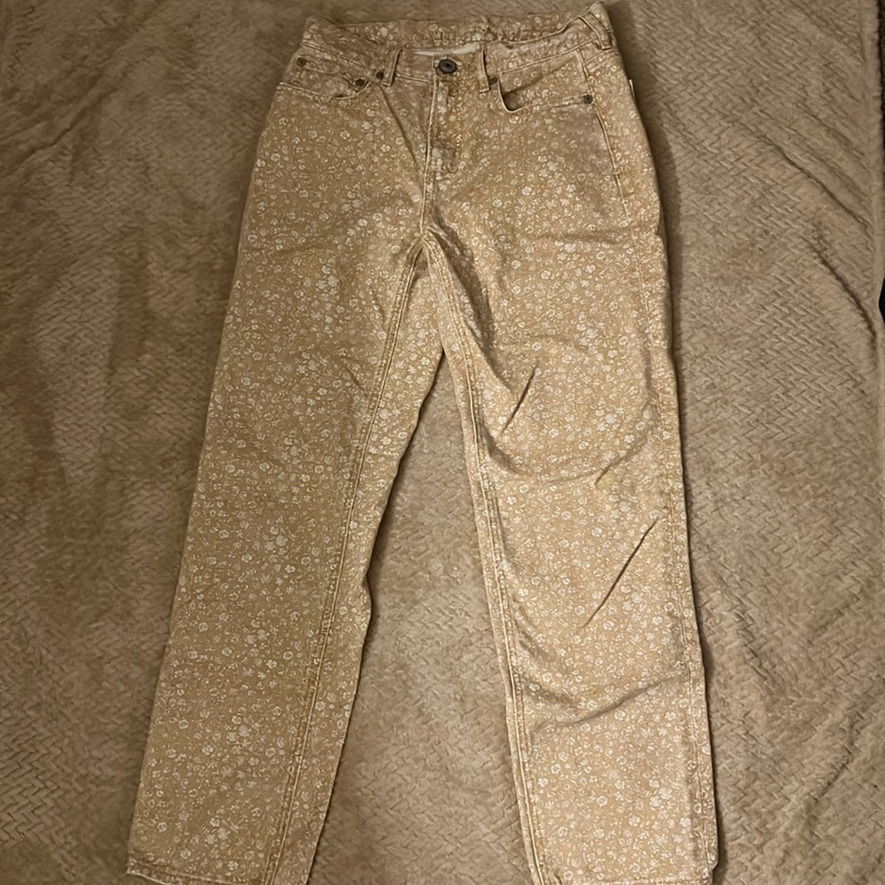 AE Yellow & White Floral Print Straight 90’s Jeans SHORT